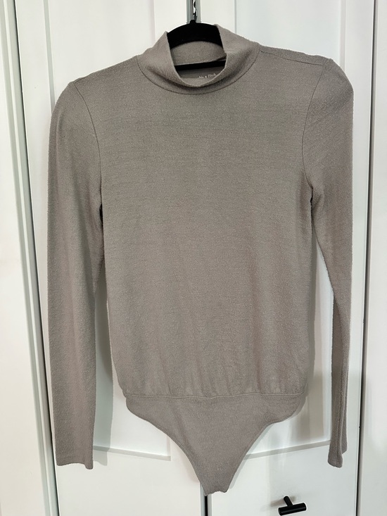Abercrombie & Fitch Tops - Abercrombie & Fitch Taupe Long Sleeve Mock Neck Bodysuit